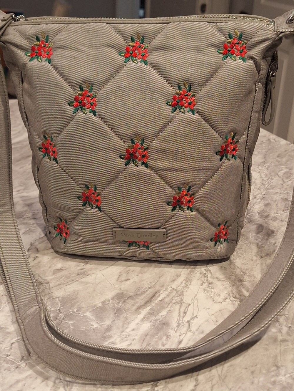 ๐น Vera Bradley Quilted Carson Hobo Crossbody